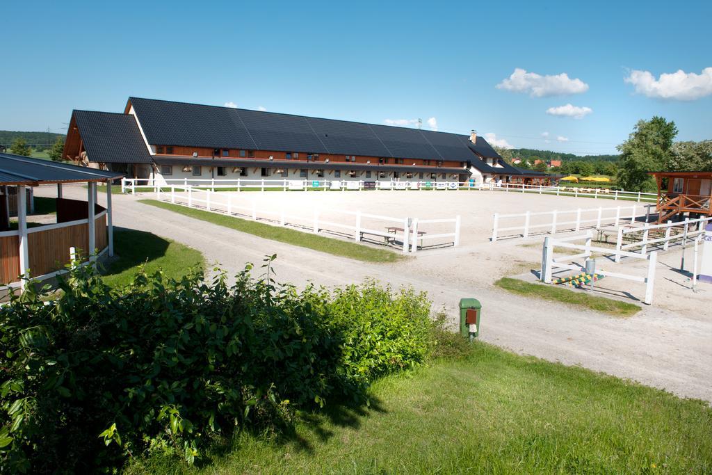 Farma Ptyrov 호텔 Mnichovo Hradiště 외부 사진