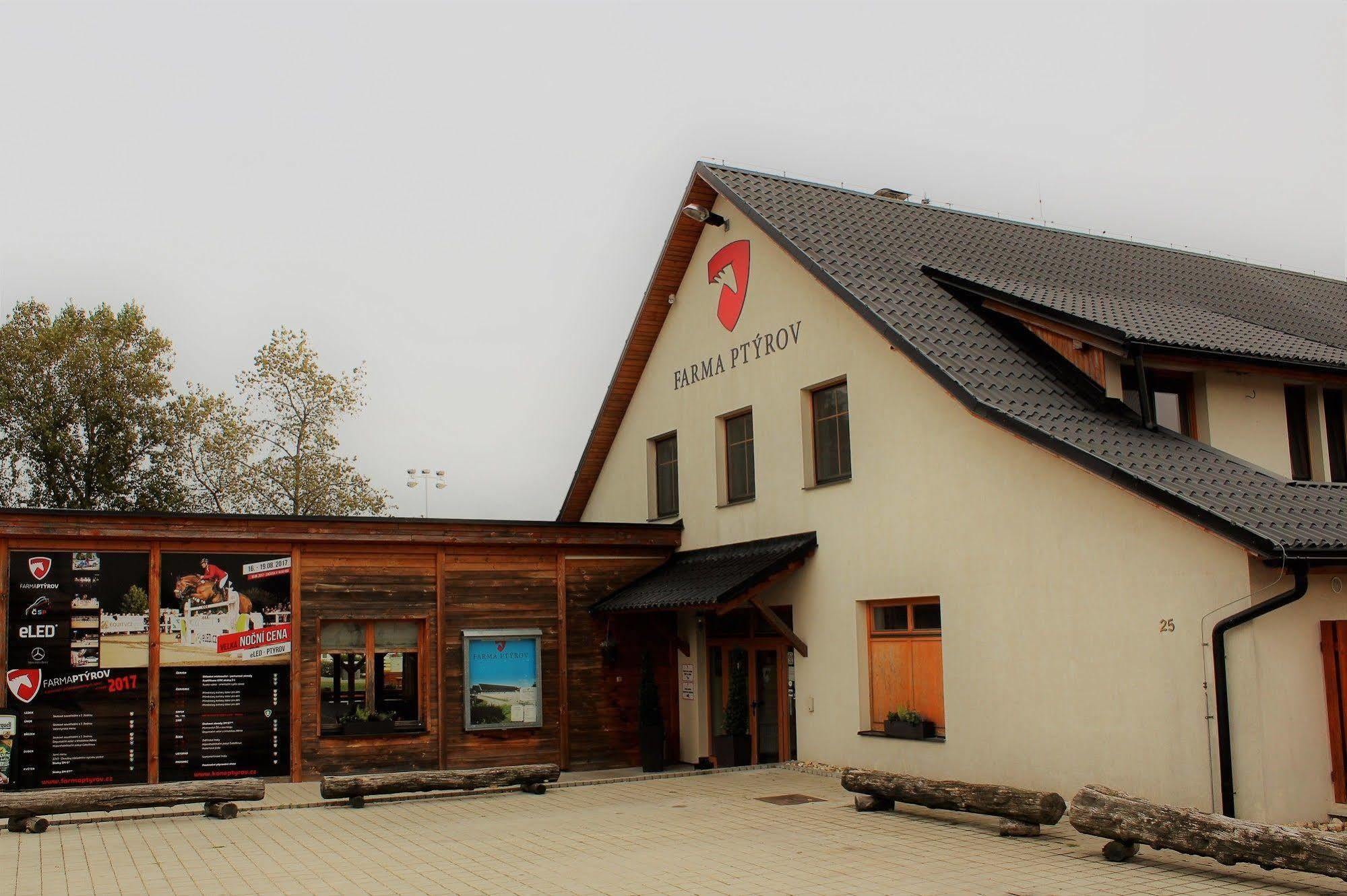 Farma Ptyrov 호텔 Mnichovo Hradiště 외부 사진